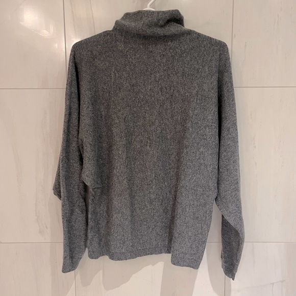 Saks Fifth Ave cashmere sweater - Picture 4 of 4